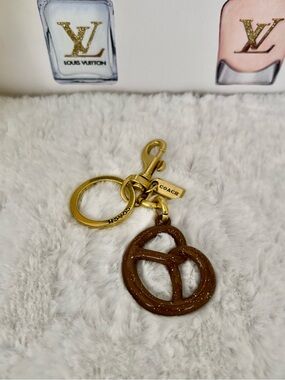 Gold Hardware Brown Pretzel Key & Card Holder Charm